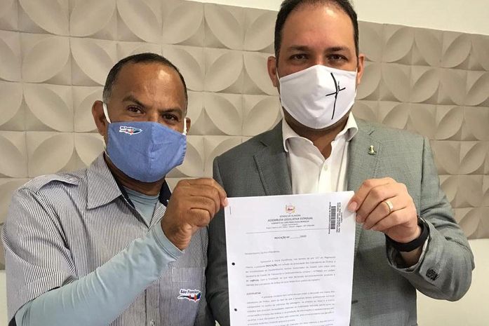 Dudu Ronalsa entrega indicação contra demissão em massa de cobradores de ônibus