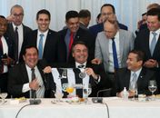 Severino Pessoa presenteia Jair Bolsonaro com camisa do ASA
