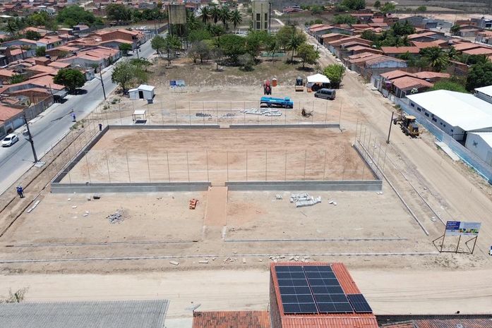 Prefeita Ziane Costa destaca avanço das obras do primeiro centro esportivo comunitário de Delmiro Gouveia
