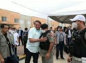 Após foto com Bolsonaro, oficial é exonerado de cargo e investigado por crimes militares  