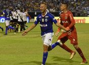 No último treino antes de enfrentar o Coritiba, CSA confirma saída do atacante Alemão