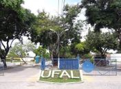 Universitários de todo o país participam do Enade neste domingo (24)
