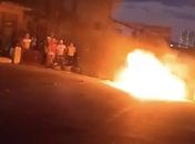 Moradores do Morro do Ary realizam protesto contra a falta de água