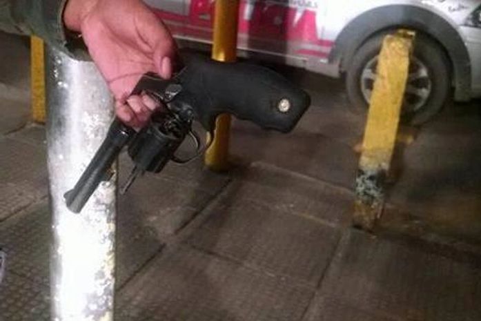 Arma apreendida com menores durante assalto