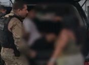 Mulher se revolta durante prisão de filho na Operação Pavio Curto: ‘Esqueça que você tem mãe’