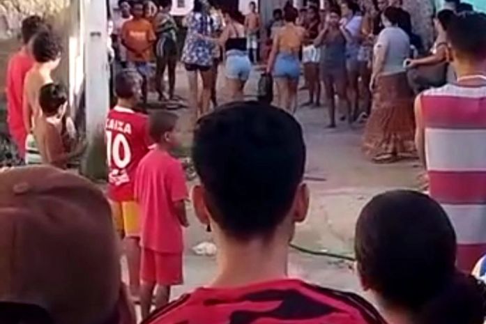 Jovens são mortos a tiros no bairro do Vergel do Lago, em Maceió