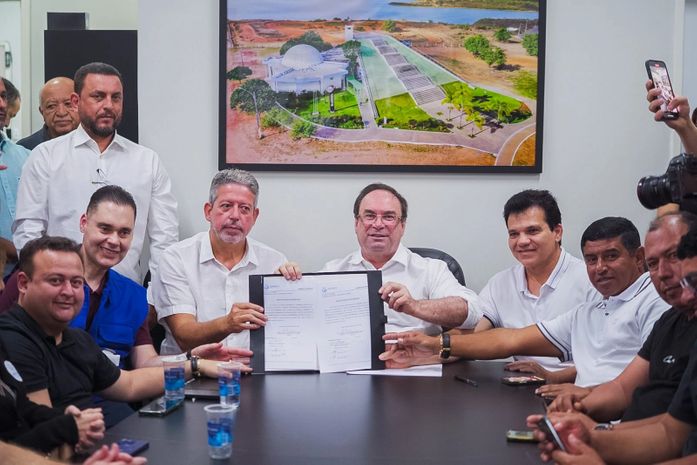 Luciano e Arthur Lira assinam ordem de serviços para a segunda etapa da Marginal do Piauí