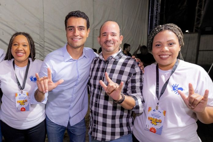 Prefeito JHC prestigia apresentações culturais no Jacintinho e Graciliano e destaca inclusão no São João de Maceió