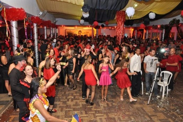 Baile Vermelho e Preto