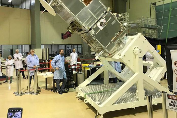 Produzido 100% no Brasil, satélite Amazonia-1 entrará em órbita dia 28