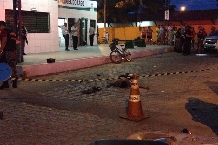 Rapaz foi assassinado no Terminal do Vergel do Lago (Foto: Milena Monteiro)