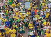  "Direita perdendo tempo”: bolsonaristas cobram definição de JHC
