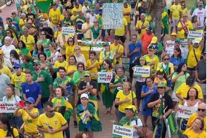 "Direita perdendo tempo”: bolsonaristas cobram definição de JHC