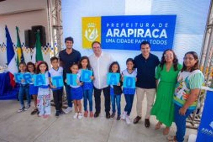 Luciano entrega mais uma escola e anuncia Centro de Acolhimento a Gestantes