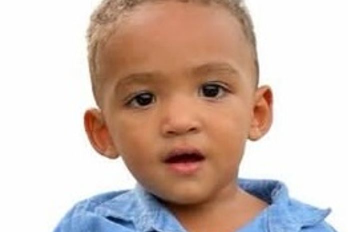 Criança de 3 anos morre em colisão entre moto e ônibus escolar em Pão de Açúcar