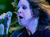 Ozzy Osbourne, cantor do Black Sabbath e pioneiro do heavy metal, morre aos 76 anos