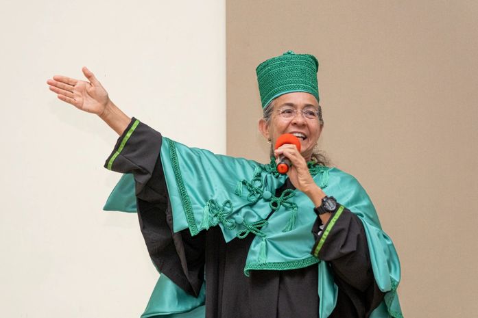 A biografia de Heloísa Helena consagrada como Doutora Honoris Causa