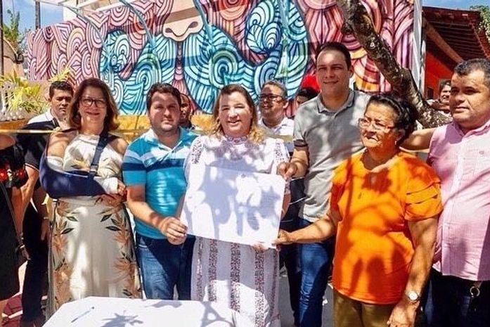 Deputado Dudu Ronalsa e prefeita Eronita comemoram assinatura de ordem de serviço de Orla Fluvial de Porto Calvo