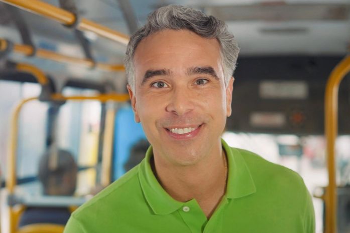 Deputado Rafael Brito propõe transporte público gratuito para pacientes do SUS