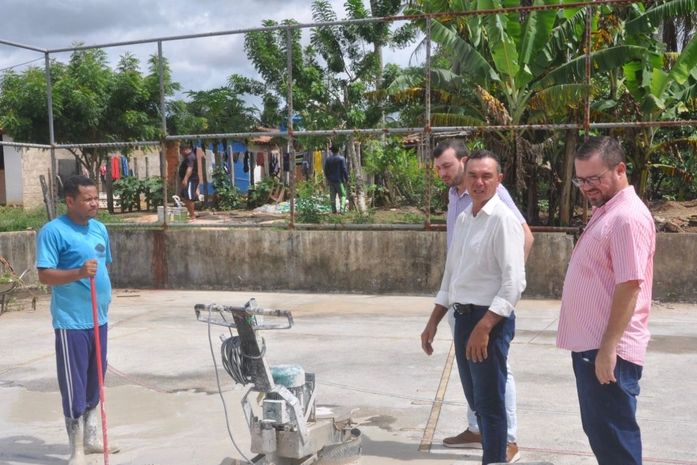 Prefeitura de Anadia inicia reforma em mais uma quadra de esportes