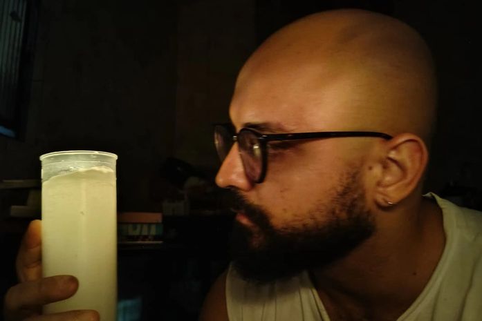 Ensaio aberto: jornalista Jamerson Soares une literatura e teatro em peça solo em Maceió