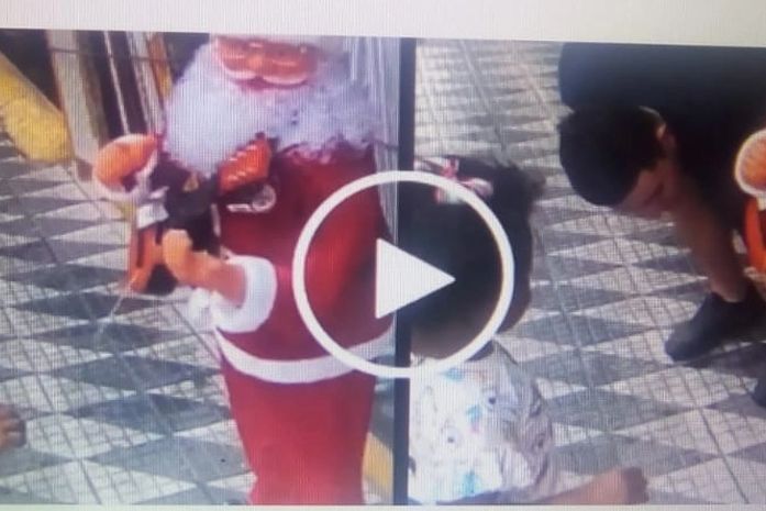 Meninas pretas não podem dançar ao som do Papai Noel branco?