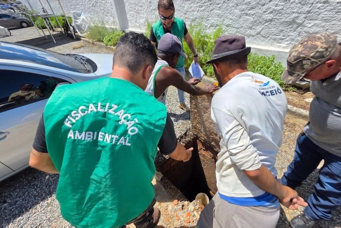 Fiscalização notifica condomínio residencial por descarte irregular de efluentes