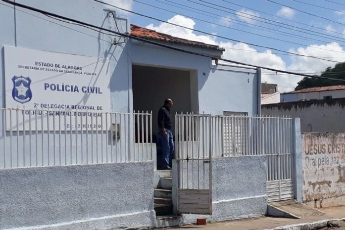 Foragido da Justiça alagoana é preso ao ser localizado no interior de Pernambuco