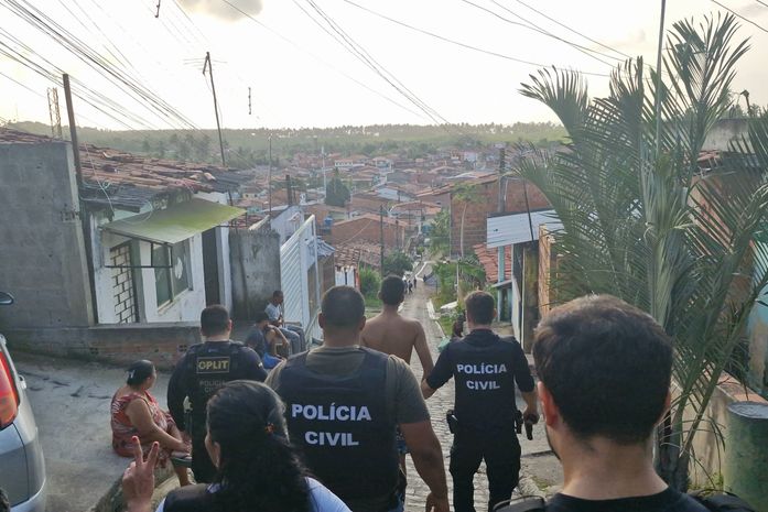 Operação da Polícia Civil prende acusado de chefiar 'disciplina' de facção que mandava matar pessoas em Rio Largo