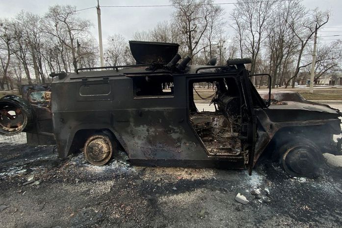 Rússia diz que 498 soldados russos morreram; Ucrânia diz serem 7 mil