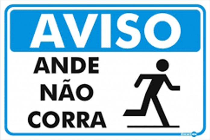 
Não corra, preto. A gente não pode correr. Ande devagar sem muita firmeza, mas, com quase nenhuma malemolência. Mas não corra. Nunca.
 A gente não pode esquecer disso 
