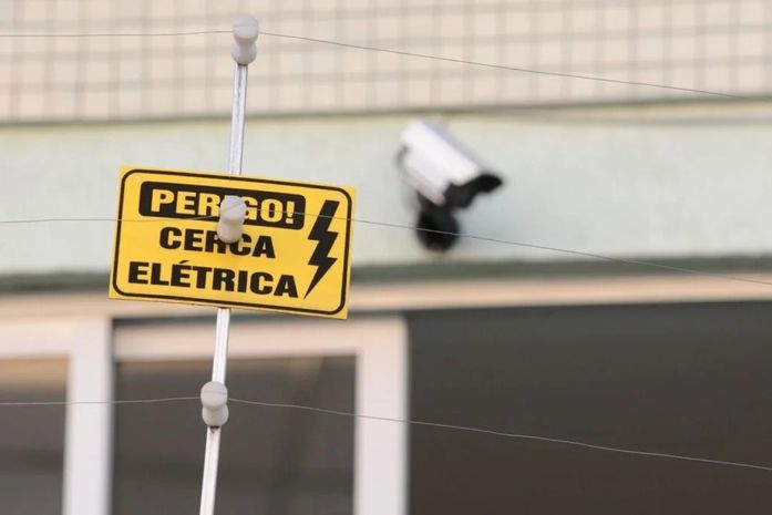 Cercas energizadas estão no ranking das principais causas de choques elétricos em residências, alerta Equatorial Alagoas