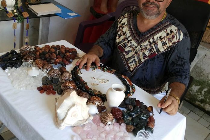 "No candomblé não é para ninguém ser melhor do que os outr@s, e sim, ser melhor para os outr@s"- afirma o Babalorixá Manoel de Xoroquê.