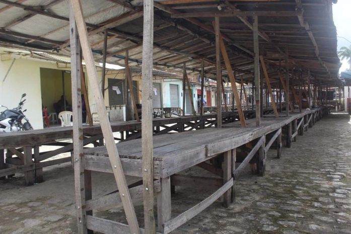 Feirinha do Tabuleiro passa por ordenamento e ambulantes são realocados para área interna