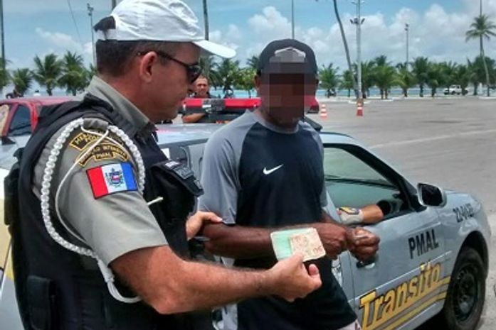 Condutor foi detido em flagrante