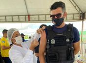 Trabalhadores da limpeza e guardas municipais de São Miguel dos Campos são vacinados
