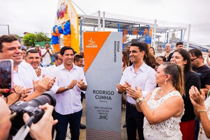 Prefeito Rodrigo Cunha entrega Gigantinhos Bilíngue de Ipioca e reforça compromisso com a educação infantil