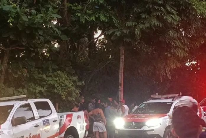 Jovem de 18 anos é encontrado morto dentro de área de mata em Maceió