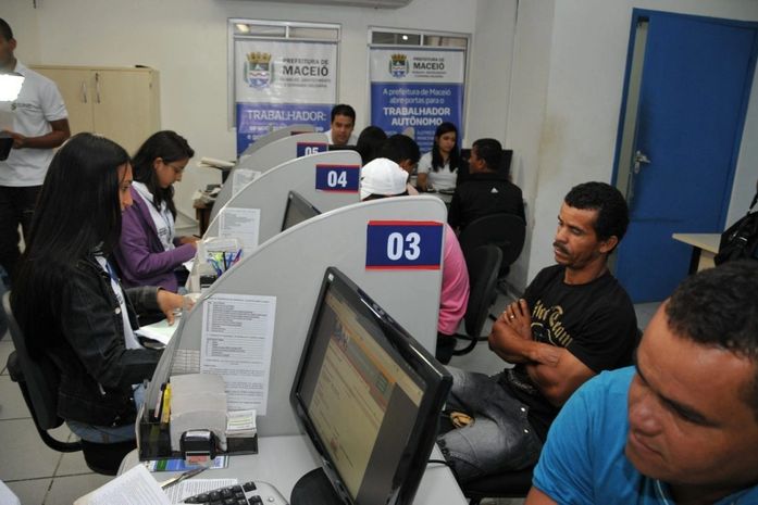 Sine Municipal oferece vagas de emprego em Maceió