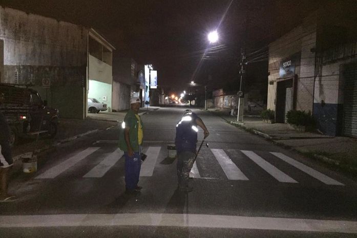 SMTT sinaliza vias de acesso e conclui sinalização em bairros de Arapiraca