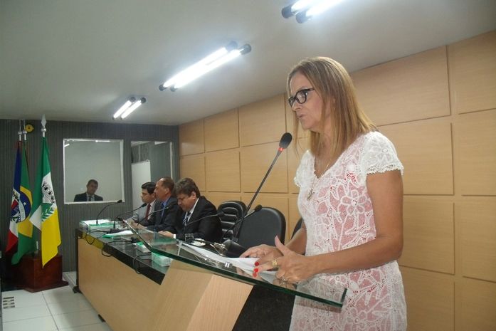 Vereadora pede serviço de urgência e emergência de cardiologia no Hospital Chama, com atendimento de infartos e novos leitos de UTI cardíaca