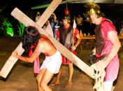 Emoção e fé marcam encenação da Paixão de Cristo em Lagoa da Canoa 