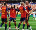 Com falha de goleiro, Espanha vence a Bélgica e vai à semifinal da Copa