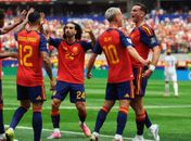 Com falha de goleiro, Espanha vence a Bélgica e vai à semifinal da Copa