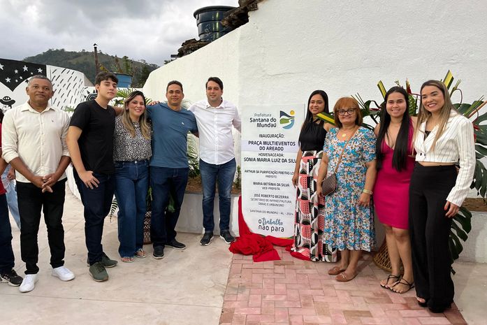 Prefeito de Santana do Mundaú inaugura Praça Multieventos do Areado