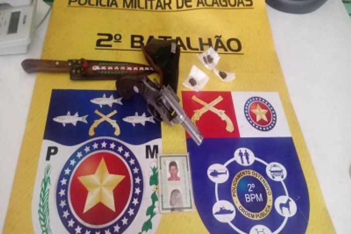Homem é preso com armas e maconha em transporte coletivo