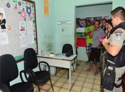 Após a invasão do local, os suspeitos levaram alguns equipamentos do prédio da Secretaria