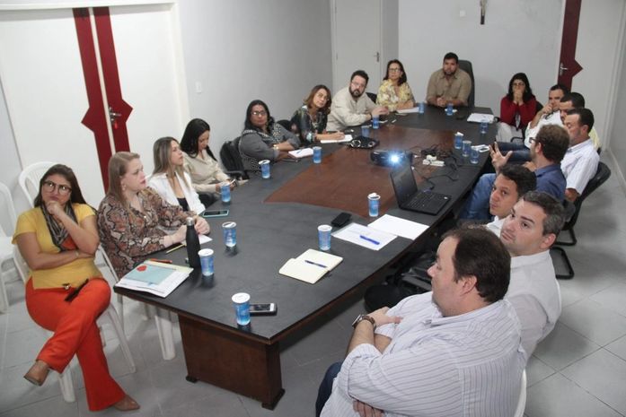 Criação de agência de promoção de investimentos é discutida entre prefeitura e técnicos da Vale Verde