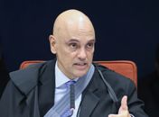 Moraes decide não prender Bolsonaro por descumprimento de medida cautelar
