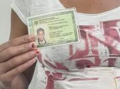 O Natal se aproxima e mais uma vez, Maria Clara, a meninazinha sumida, não verá o Papai Noel
